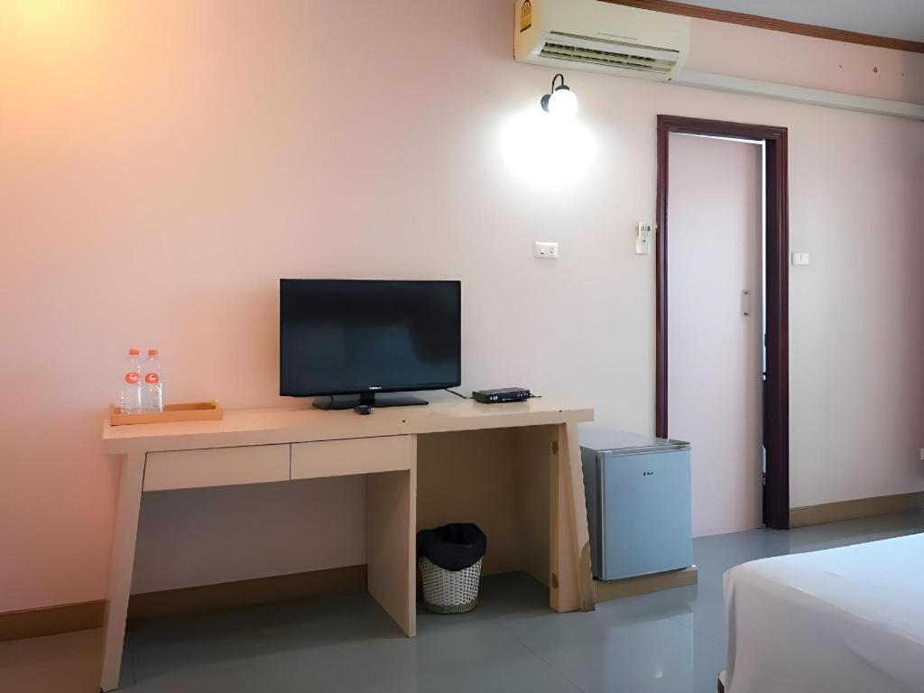 J Two S Pratunam Hotel Bangkok Zewnętrze zdjęcie