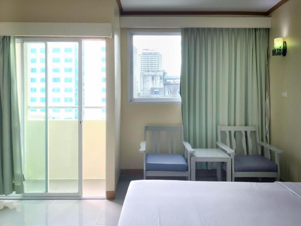 J Two S Pratunam Hotel Bangkok Zewnętrze zdjęcie
