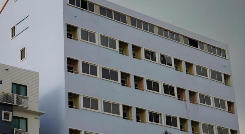 J Two S Pratunam Hotel Bangkok Zewnętrze zdjęcie