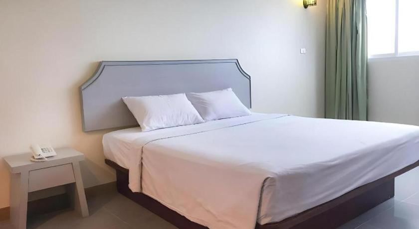 J Two S Pratunam Hotel Bangkok Zewnętrze zdjęcie