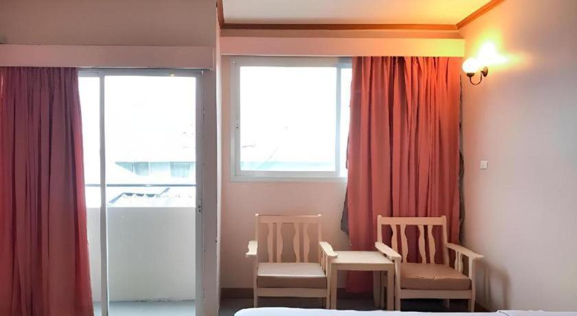 J Two S Pratunam Hotel Bangkok Zewnętrze zdjęcie